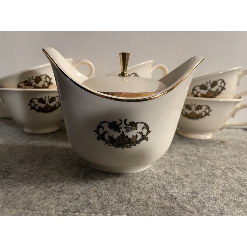 Taylor Smith and Taylor 6  Coffee Cups With Creamer and Sugar Bowl  Heirloom Pat